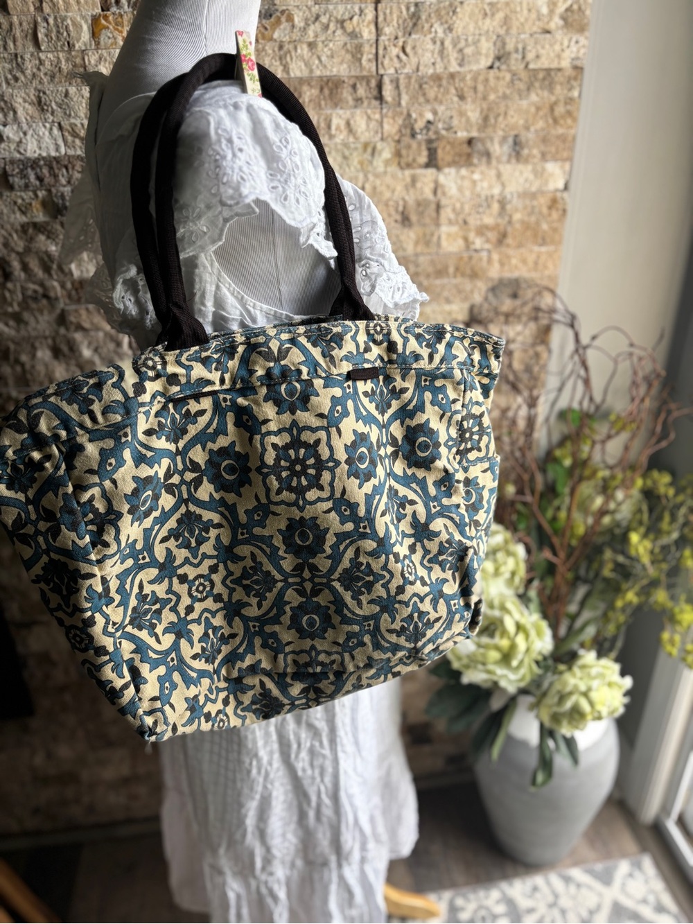 Canvas Floral-Print Tote Bag in Blue and Cream